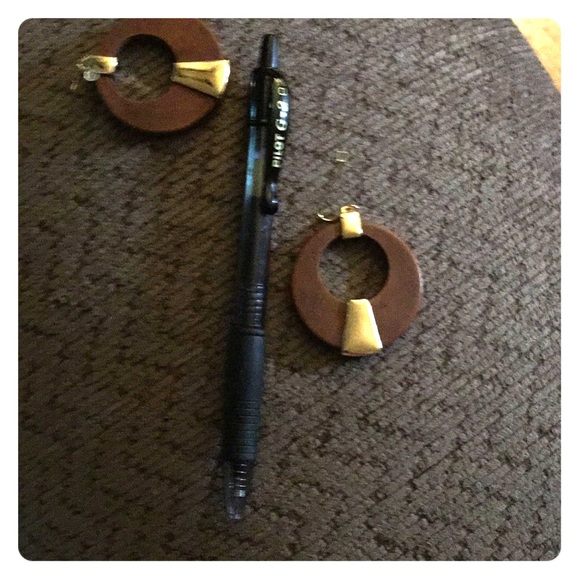 Earrings - Picture 4 of 4